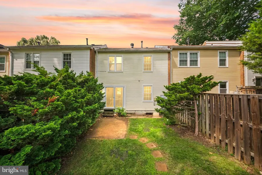 5546 Kendrick Ln, Burke, VA 22015 - #2