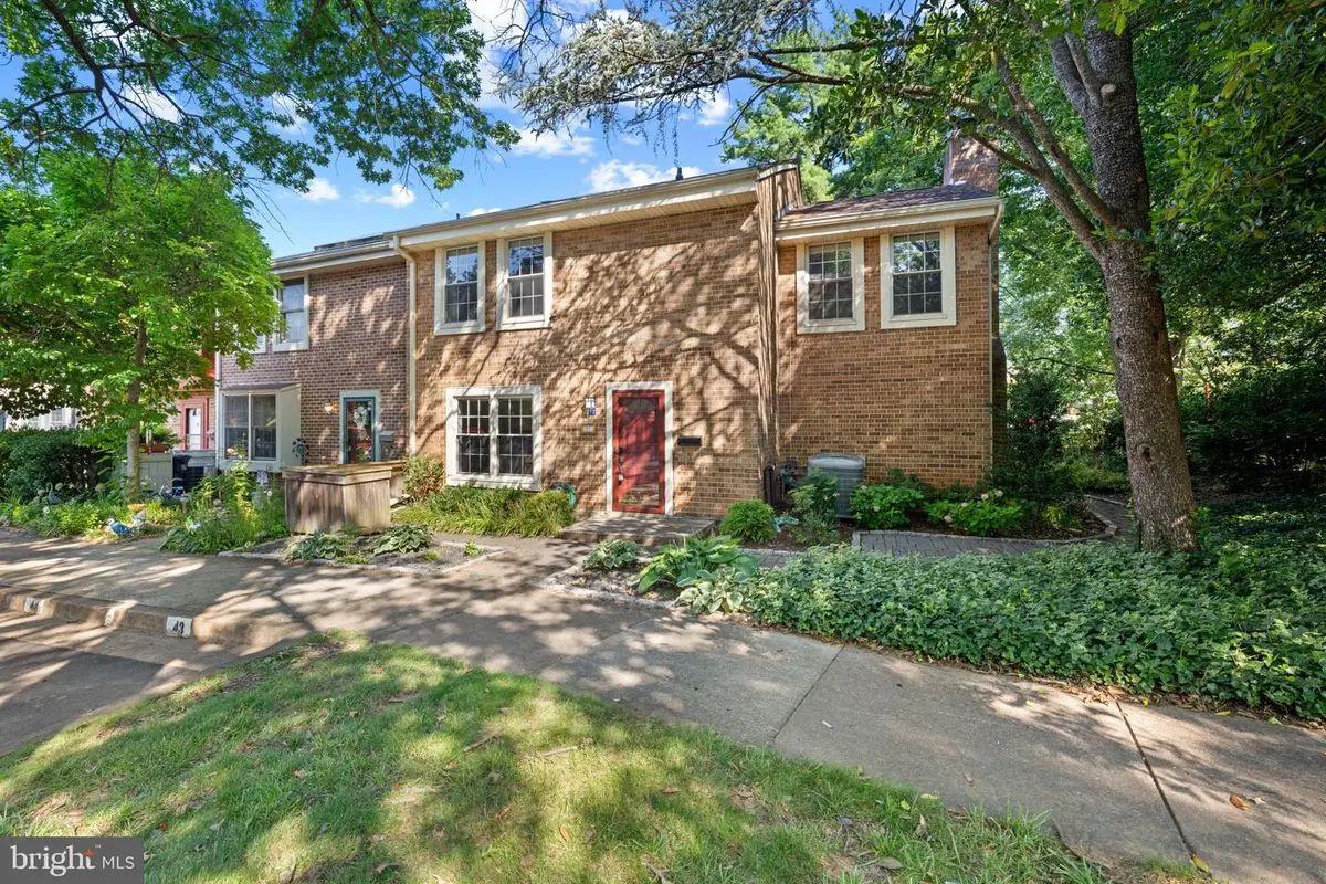 2172 Golf Course Dr, Reston, VA 20191 - #1
