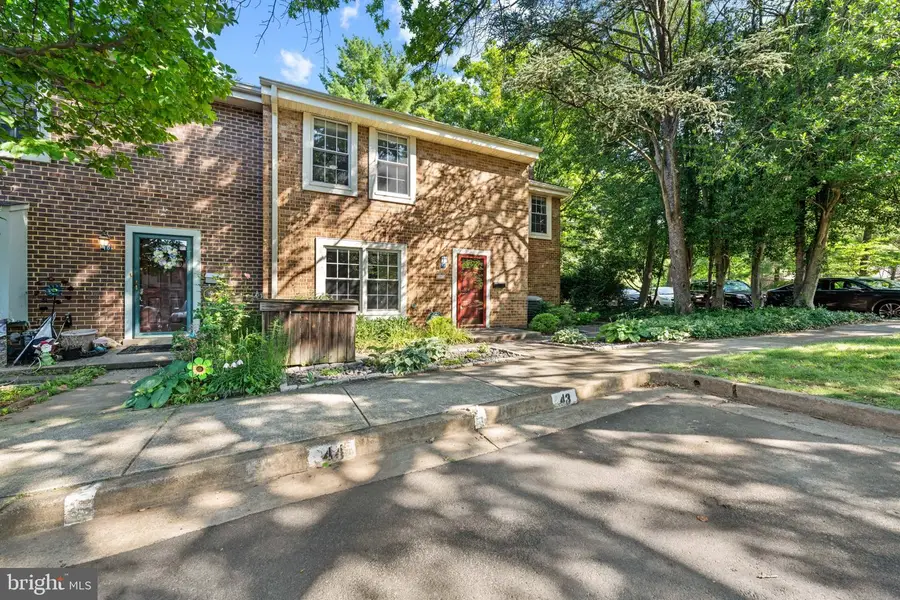 2172 Golf Course Dr, Reston, VA 20191 - #3