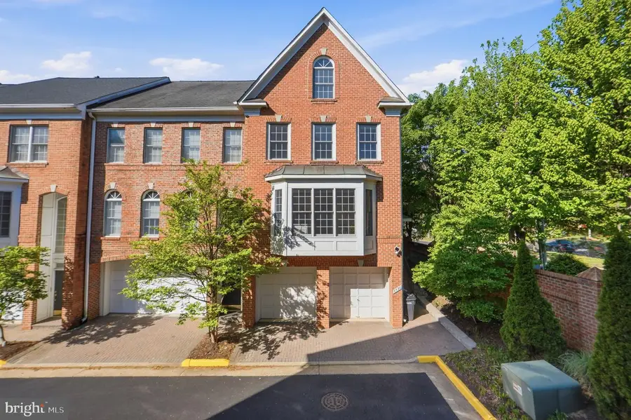 1320 Lessard Ln, McLean, VA 22101 - #2