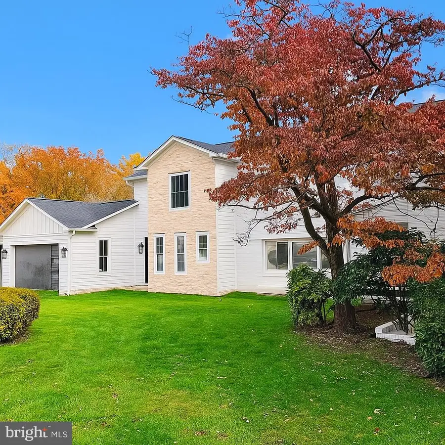 3237 Sleepy Hollow Rd, Falls Church, VA 22042 - #2