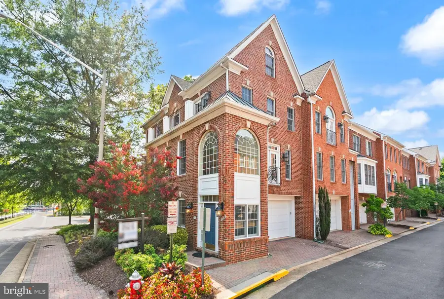 1334 Lessard Ln, McLean, VA 22101 - #2