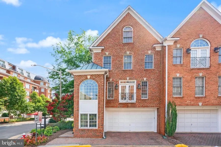1334 Lessard Ln, McLean, VA 22101 - #3