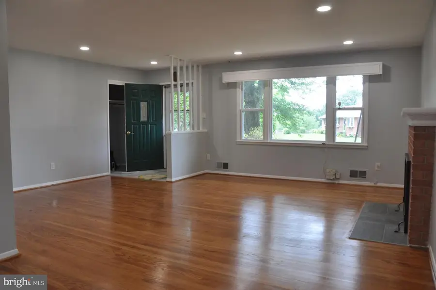 7914 Ellet Rd, Springfield, VA 22151 - #2