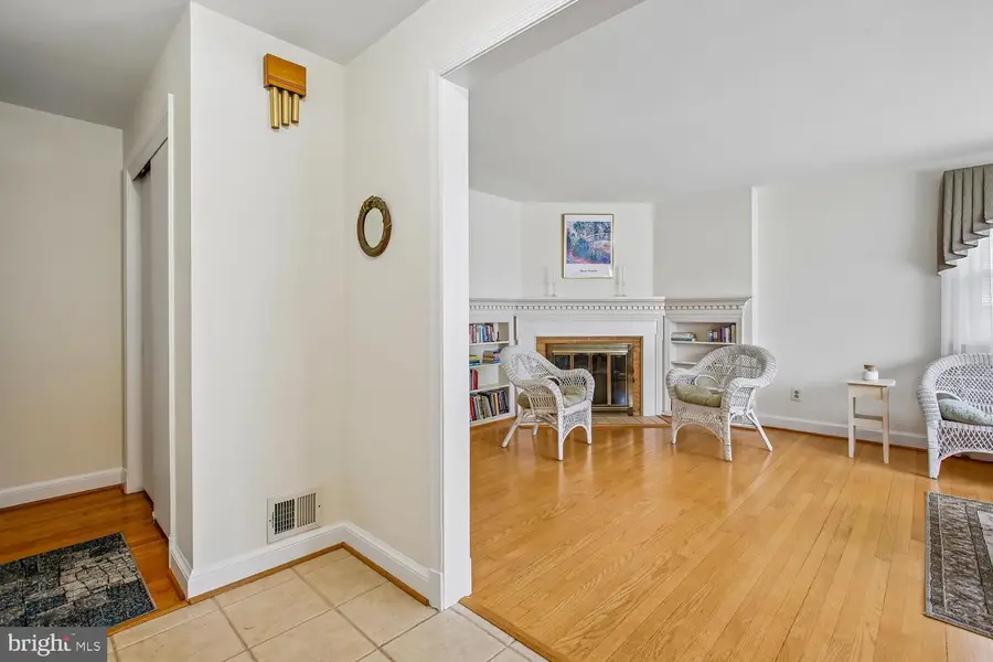 3332 Kaywood Dr, Falls Church, VA 22041 - #3