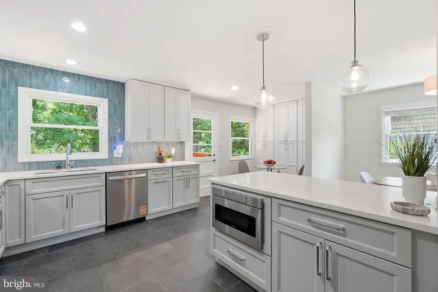 8501 Cherry Valley Ln, Alexandria, VA 22309 - #2