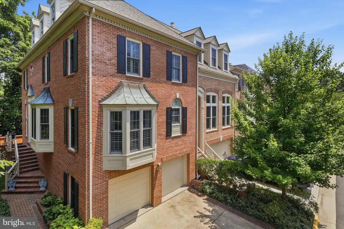 6656 Hampton Park Ct, McLean, VA 22101 - #1
