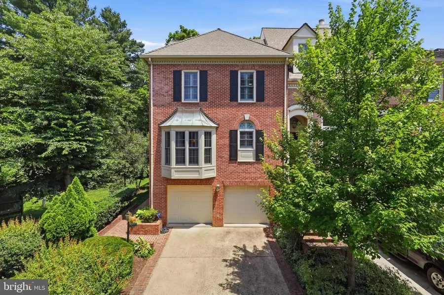 6656 Hampton Park Ct, McLean, VA 22101 - #2