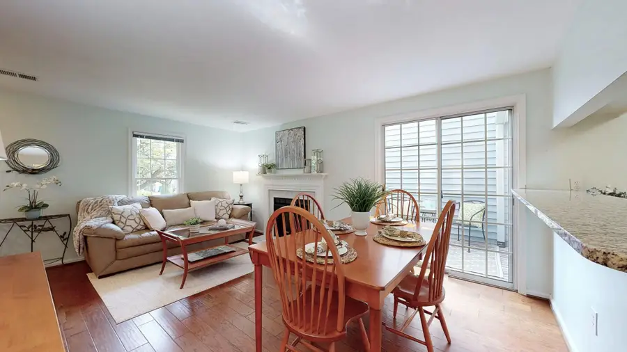 12806 Fantasia Dr, Herndon, VA 20170 - #3