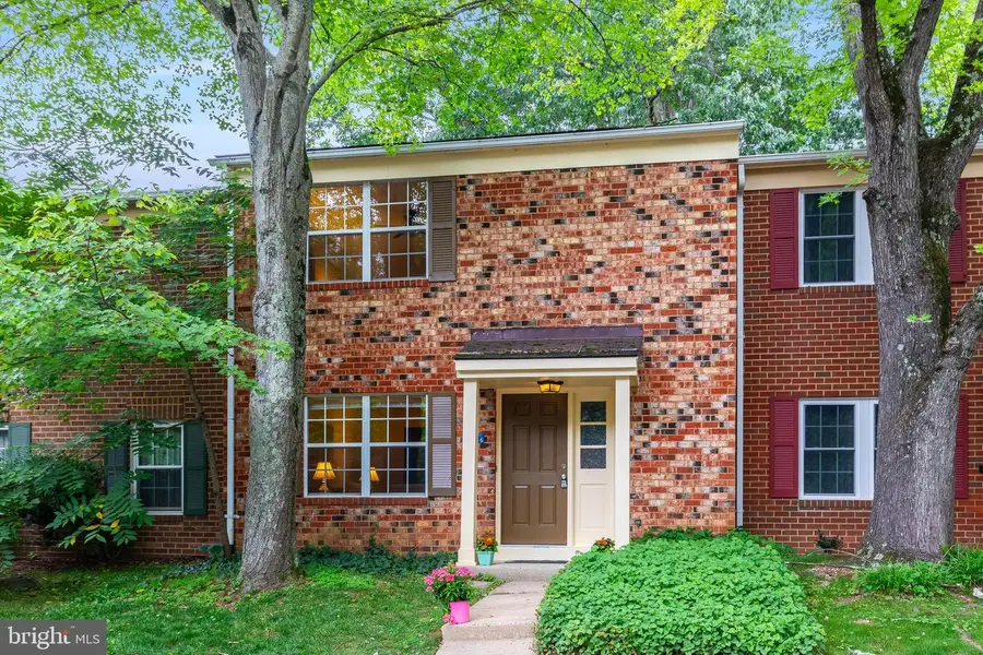 2256 Gunsmith Sq, Reston, VA 20191 - #2