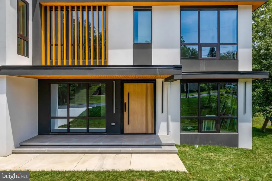 1451 Cola Dr, McLean, VA 22101 - #3