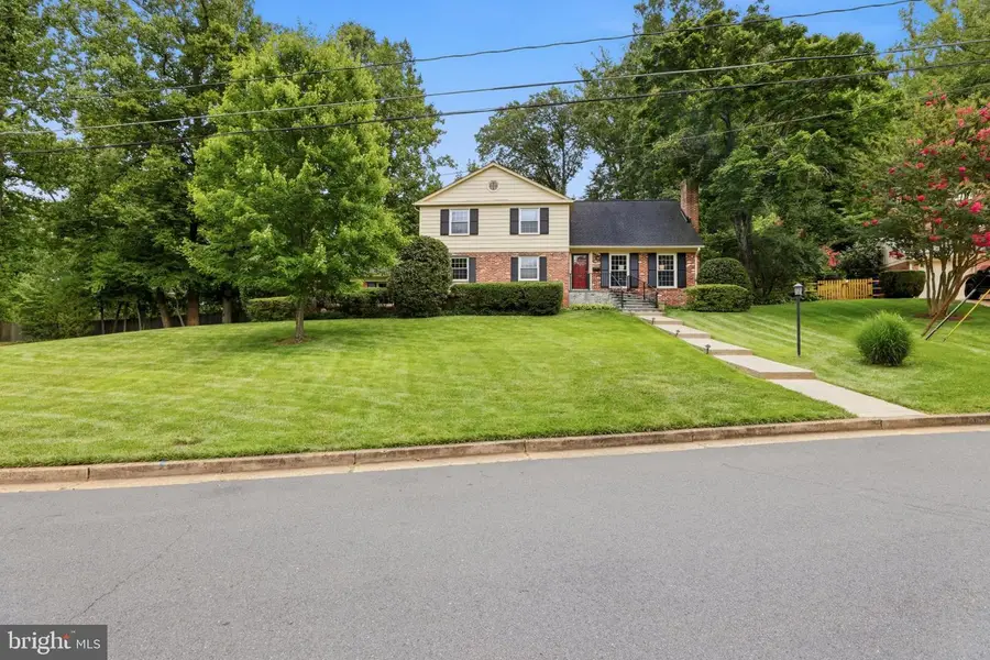 6527 Bay Tree Ct, Falls Church, VA 22041 - #2
