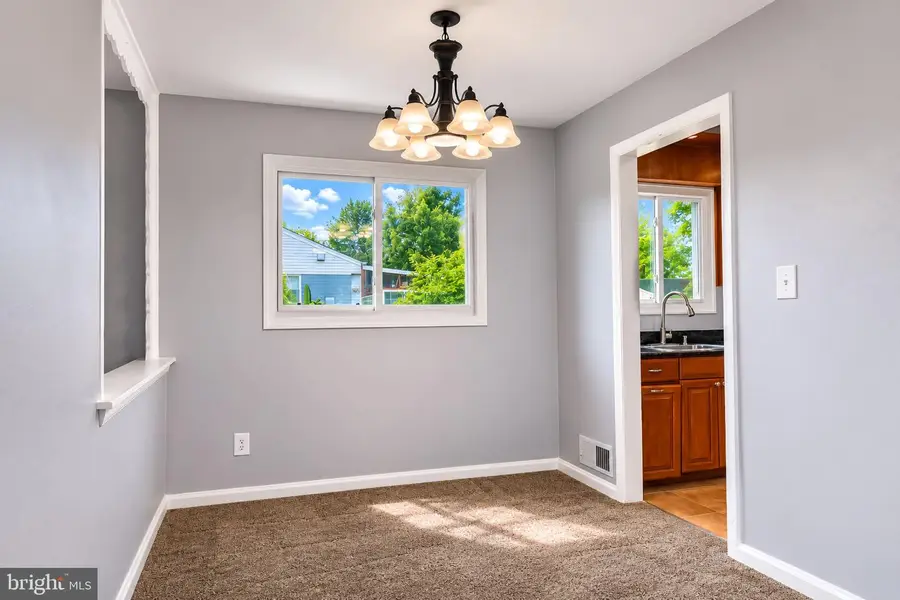 5712 Ash Dr, Springfield, VA 22150 - #3