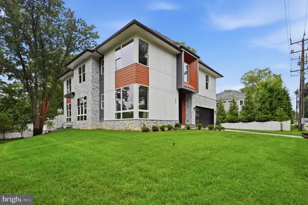 449 Lawyers Rd Nw, VIENNA, VA 22180