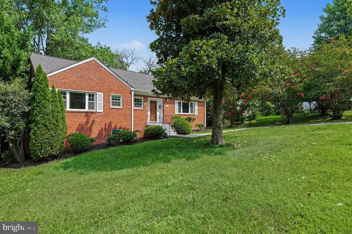 3058 Hazelton St, Falls Church, VA 22044 - #1