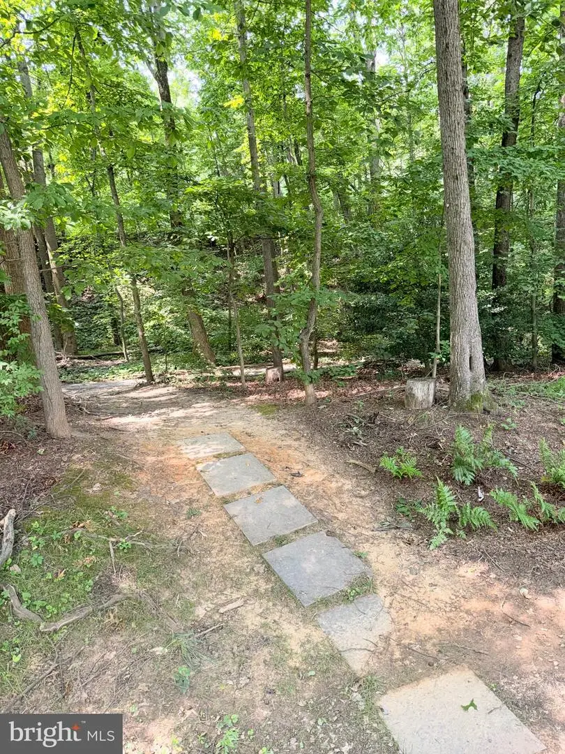 5918 Cove Landing Rd #202, Burke, VA 22015 - #3