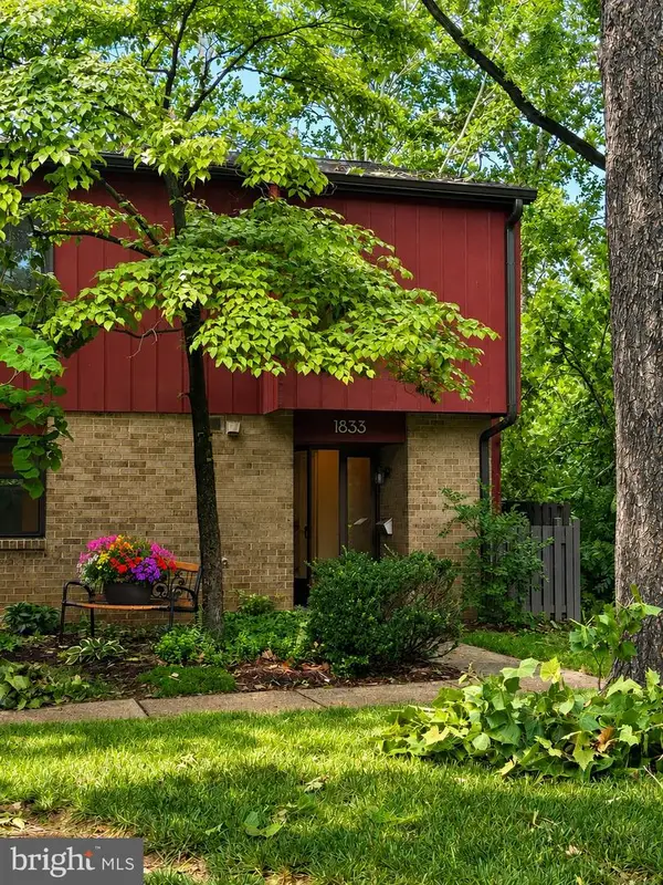 1833 Ivy Oak Sq #49, RESTON, VA 20190