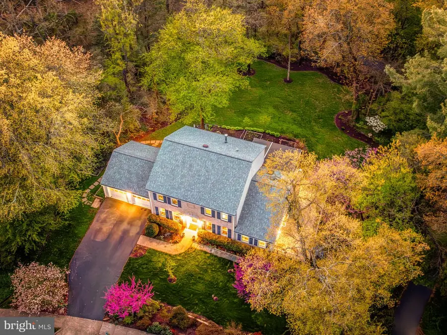 10812 Hunt Club Rd, Reston, VA 20190 - #3