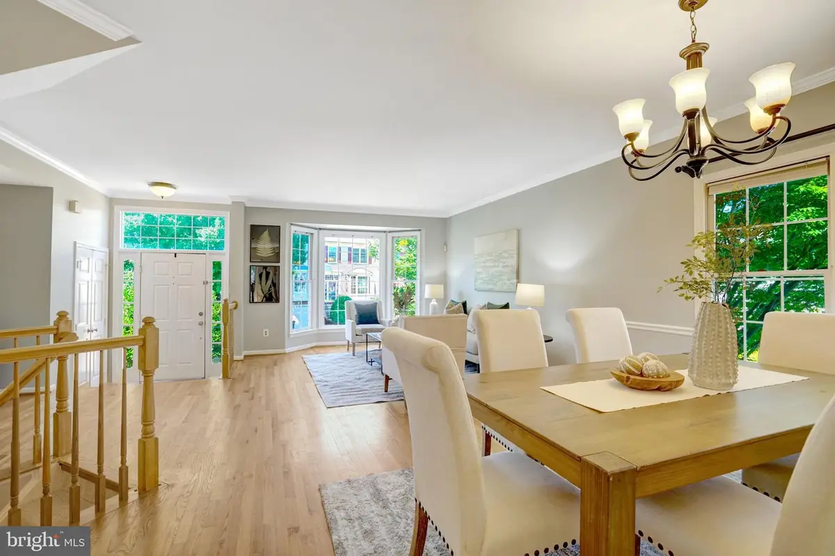 5807 Clapham Rd, Alexandria, VA 22315 - #1