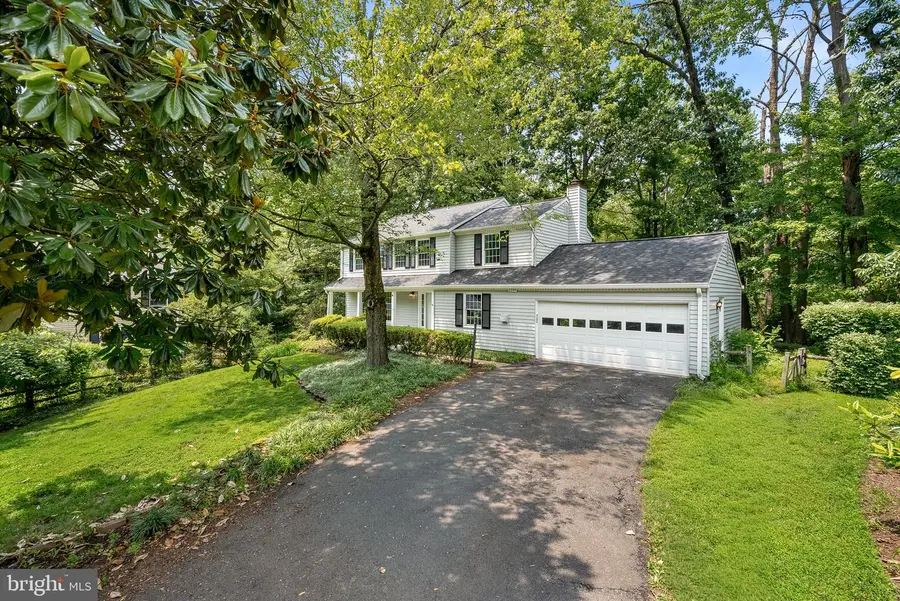 2284 Dosinia Ct, Reston, VA 20191 - #3
