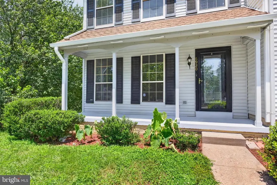 6920 Hovingham Ct, Centreville, VA 20121 - #2