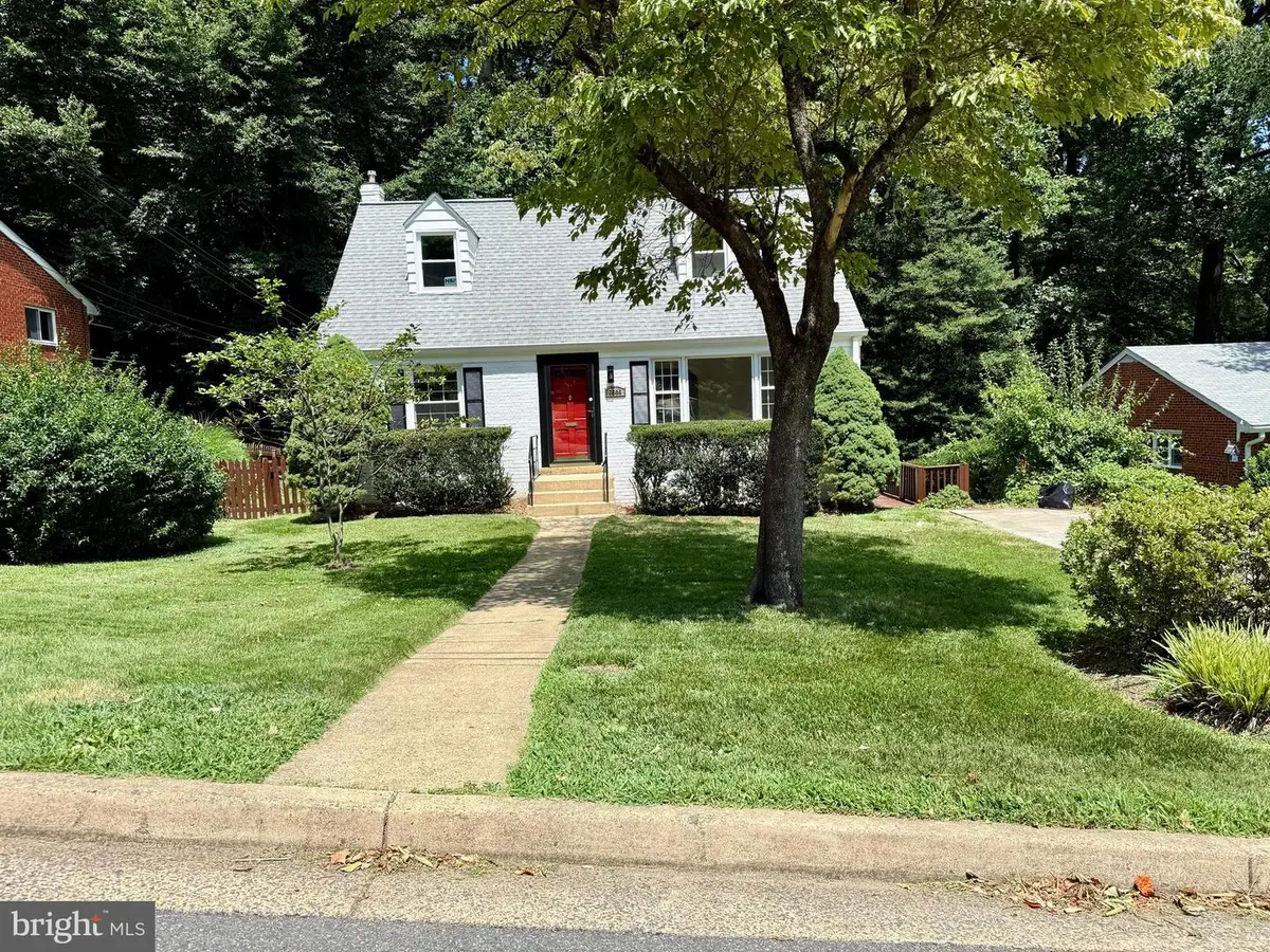 6506 Oakwood Dr, Falls Church, VA 22041 - #1