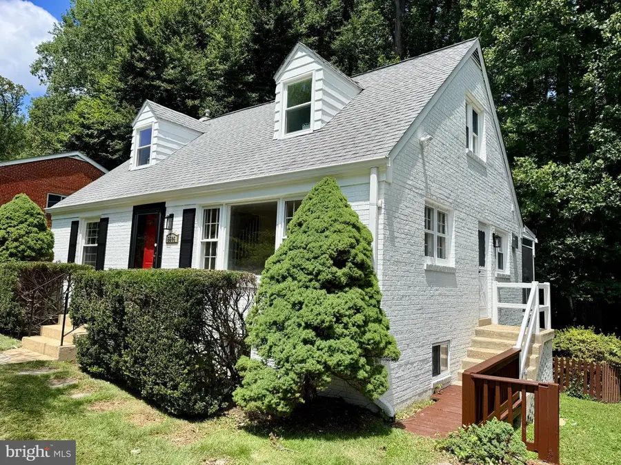 6506 Oakwood Dr, Falls Church, VA 22041 - #2