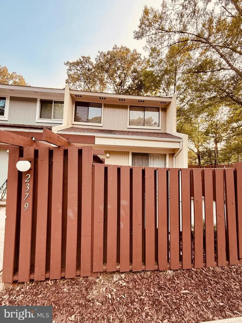 2379 Southgate Sq, Reston, VA 20191 - #2