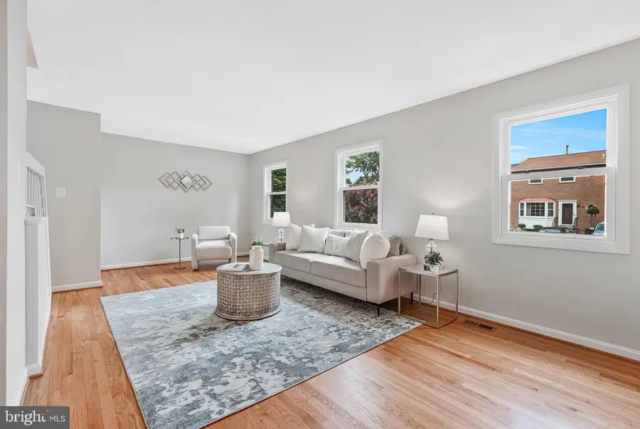 3069 White Birch Ct, Fairfax, VA 22031 - #3