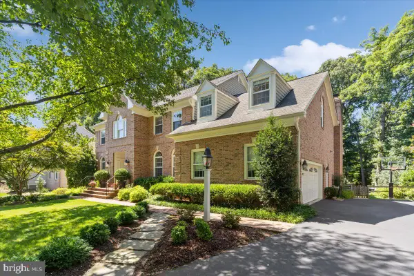 3285 Willow Glen Dr, HERNDON, VA 20171
