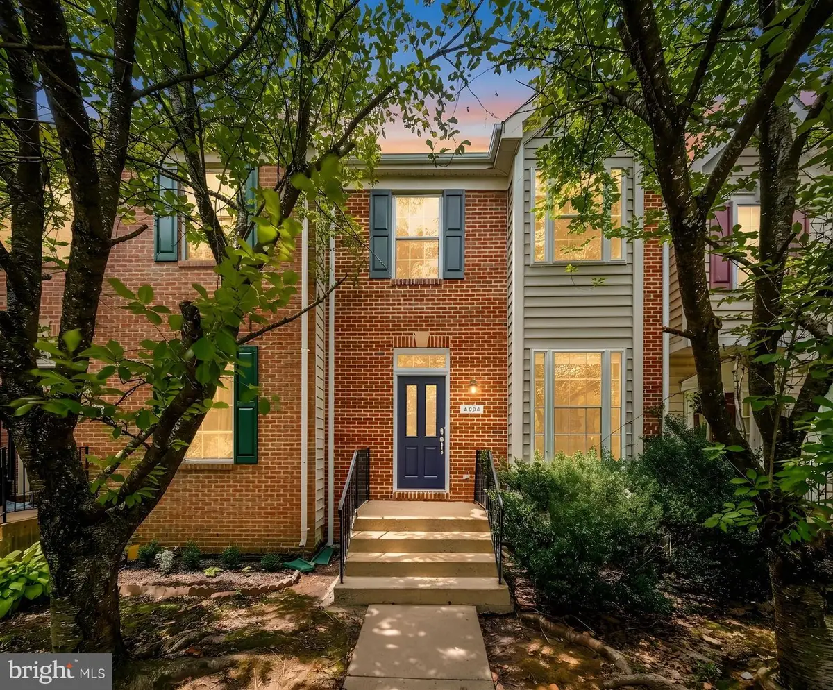 4604 Deerwatch Dr, Chantilly, VA 20151 - #1