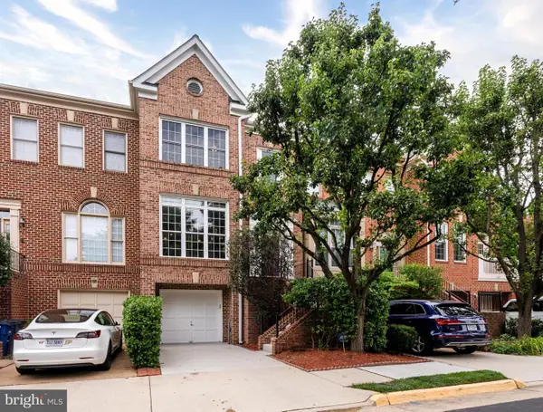 8171 Boss St, VIENNA, VA 22182