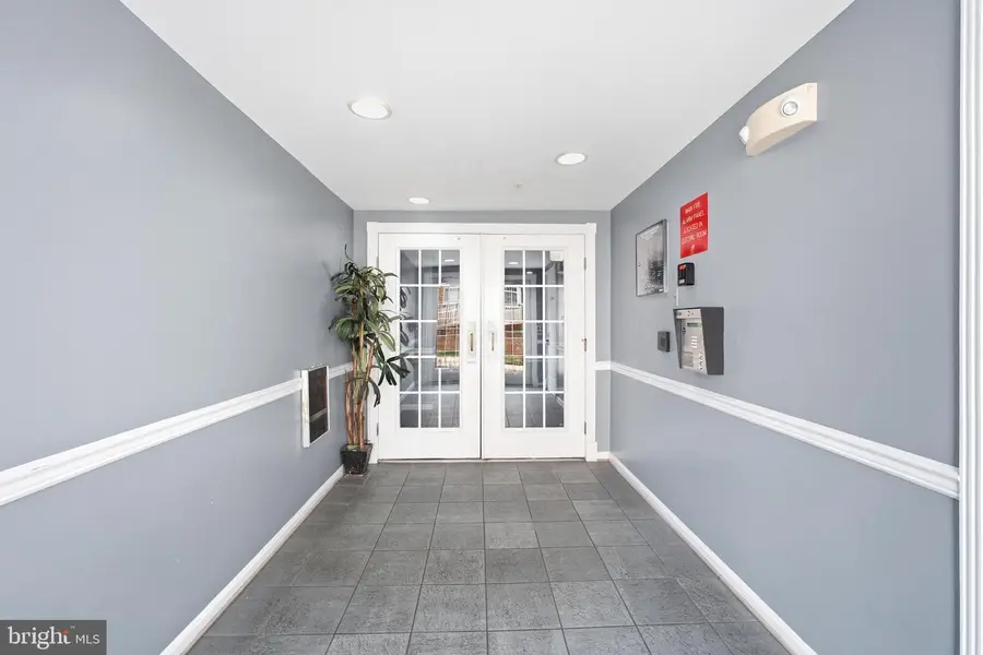 2665 Manhattan Pl #310, Vienna, VA 22180 - #2
