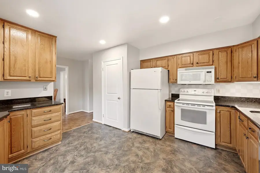 6003 Queenston St, Springfield, VA 22152 - #2