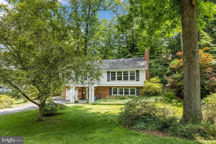 3609 Whispering Ln, Falls Church, VA 22041 - #2