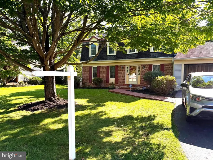 5710 Mackenzie St, Centreville, VA 20120 - #2