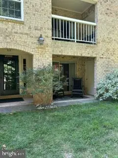 5928 Cove Landing Rd #101, Burke, VA 22015 - #1