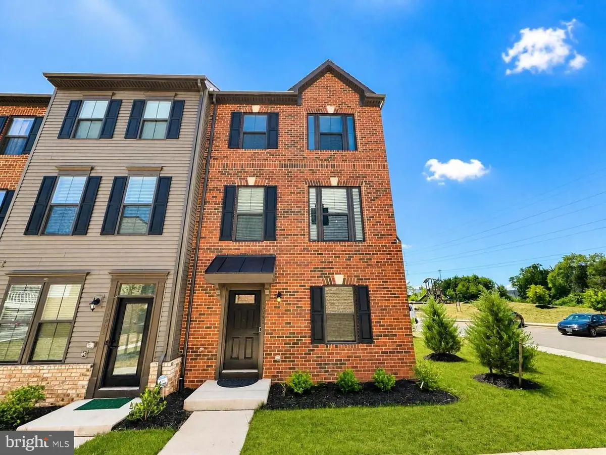 13993 Airfoil Rd, Herndon, VA 20171 - #1