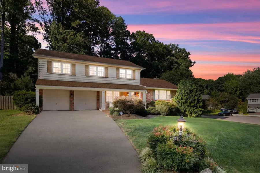 8208 Guinevere Dr, Annandale, VA 22003 - #2