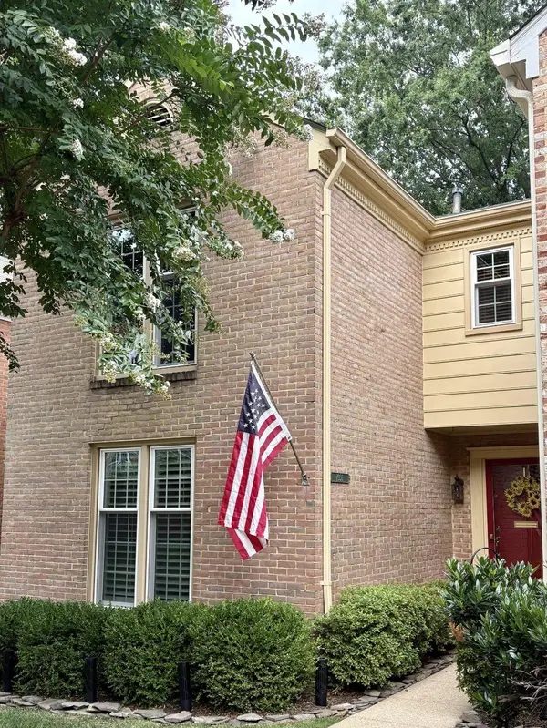 1956 Hopewood Dr, FALLS CHURCH, VA 22043
