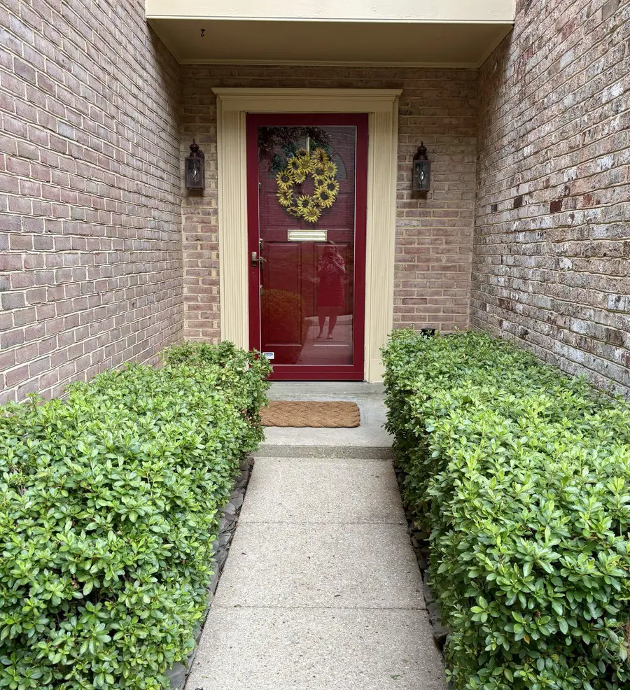 1956 Hopewood Dr, Falls Church, VA 22043 - #3