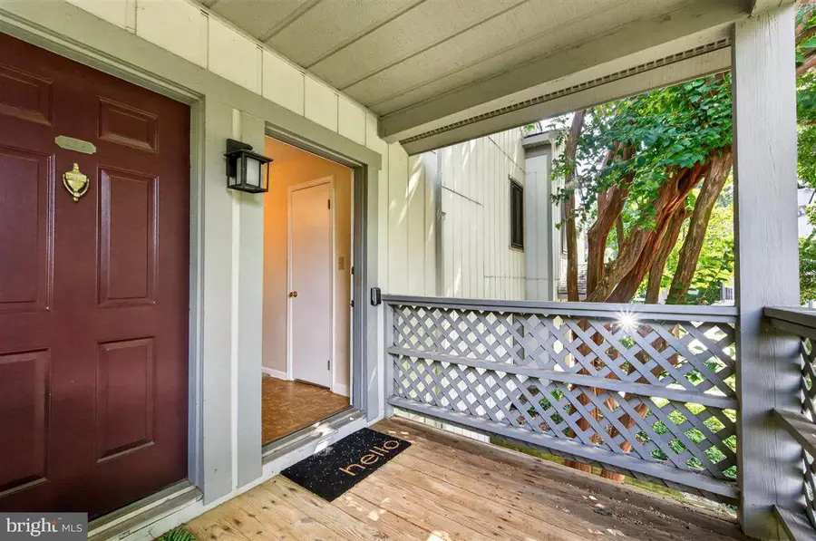 2316 Hunters Run Dr, Reston, VA 20191 - #3