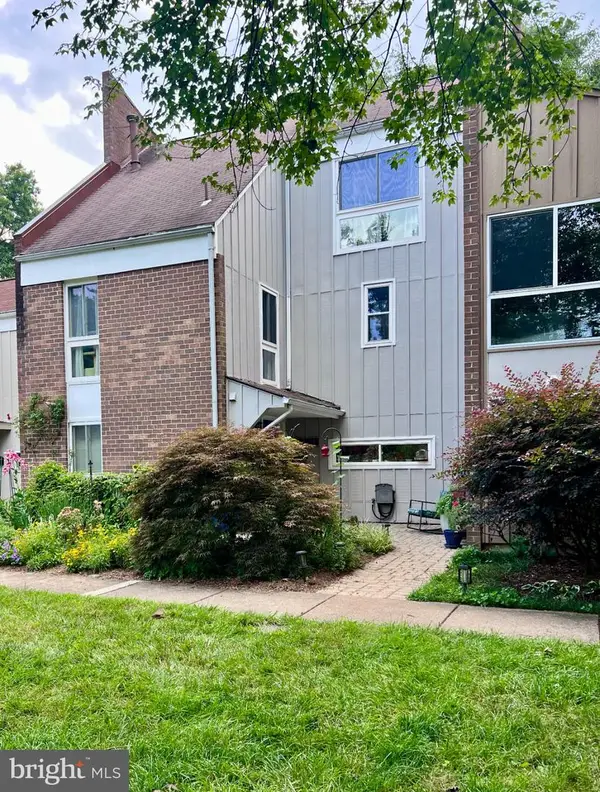 11480-links Dr Links Dr, RESTON, VA 20190