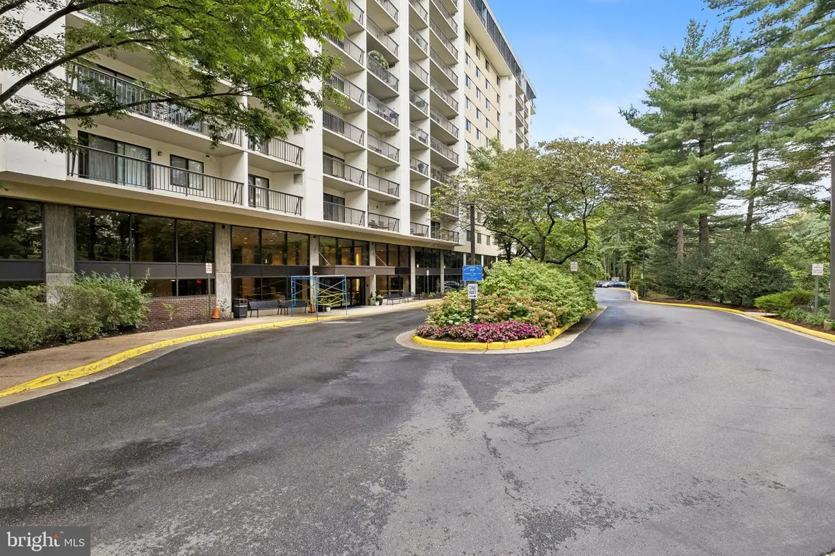 3800 Powell Ln #805, Falls Church, VA 22041 - #1