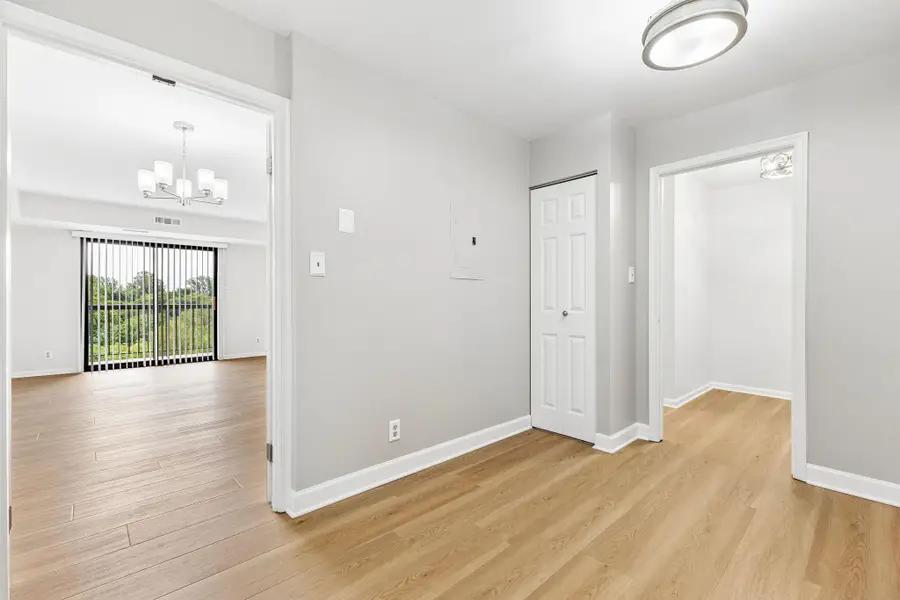 3800 Powell Ln #805, Falls Church, VA 22041 - #3