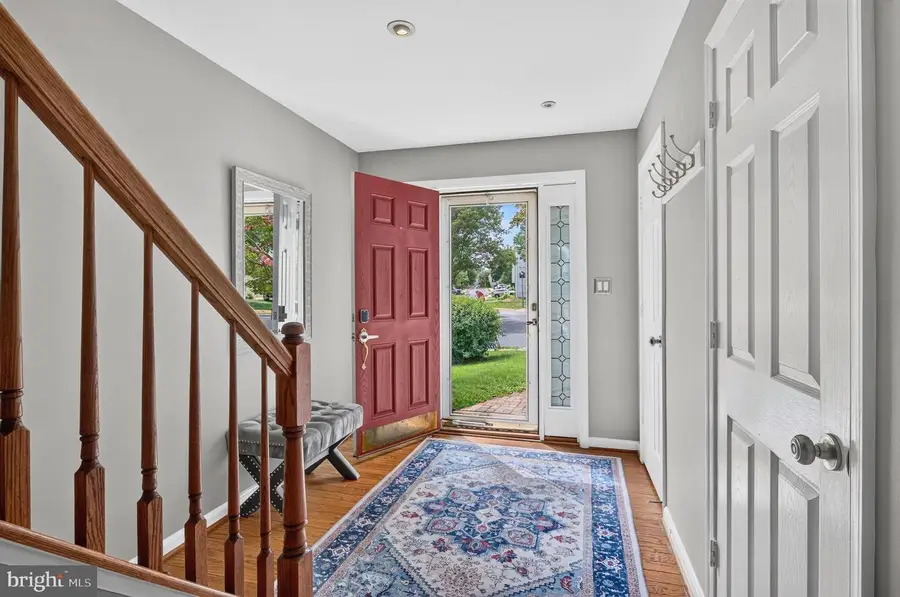 5201 Ballycastle Cir, Alexandria, VA 22315 - #2
