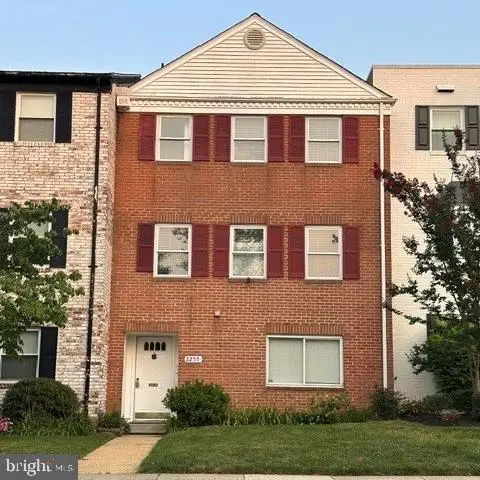 2255 Cedar Ln, Vienna, VA 22182 - #1