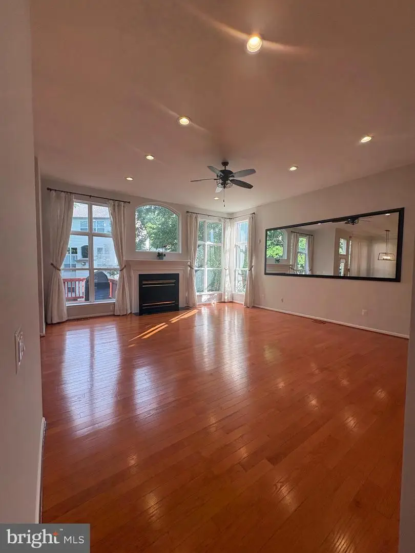 3024 Mainstone Dr, Fairfax, VA 22031 - #2