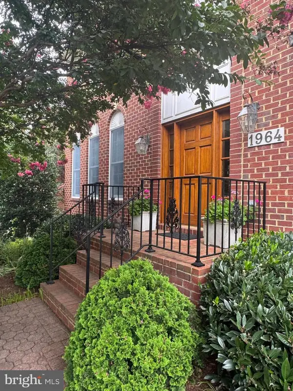 1964 Horse Shoe Dr, VIENNA, VA 22182