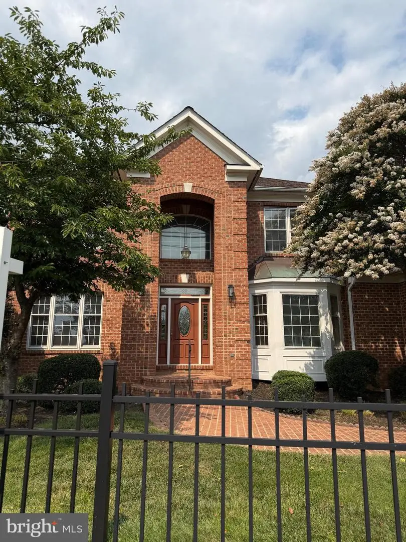 12500 Falkirk Dr, Fairfax, VA 22033 - #1